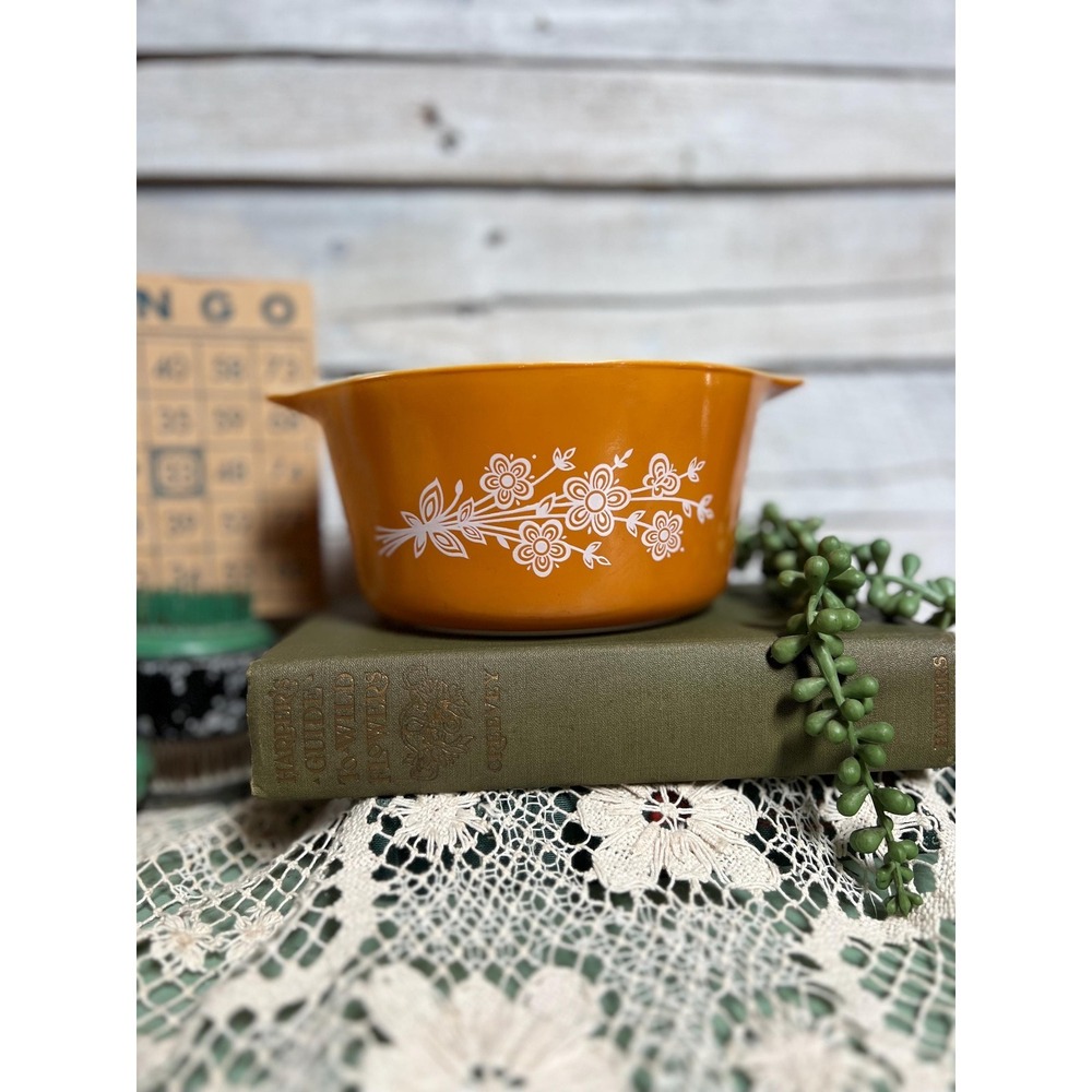 Pyrex 1979 Redesign Butterfly Gold 473 One Quart Casserole Bowl Dish Orange